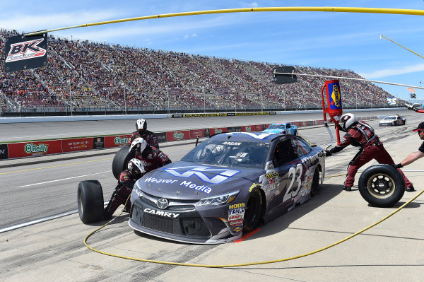 10-12 June, 2016, Brooklyn, Michigan USA
David Ragan (23) makes a pit stop.
?2016, John Harrelson / LAT Photo USA 10-12 June, 2016, Brooklyn, Michigan USA
David Ragan (23) makes a pit stop.
?2016, John Harrelson / LAT Photo USA