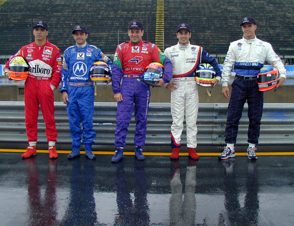 1999 CART Rio 200. May 15, 1999, Rio de Janeiro, Brazil
The Mercedes-Benz team includes 5 Brazilian drivers for the Rio race. Tarso Marques (joins Team Penske in 2nd car) Roberto Moreno (replacing injured Mark Blundell) Mauricio Gugelmin, Helio Castro Neves, Gualter Salles (replaces Shigeaki Hattori)
1999, Michael L. Levitt, USA
LAT Photographic digital photo 1999 CART Rio 200. May 15, 1999, Rio de Janeiro, Brazil
The Mercedes-Benz team includes 5 Brazilian drivers for the Rio race. Tarso Marques (joins Team Penske in 2nd car) Roberto Moreno (replacing injured Mark Blundell) Mauricio Gugelmin, Helio Castro Neves, Gualter Salles (replaces Shigeaki Hattori)
1999, Michael L. Levitt, USA
LAT Photographic digital photo
