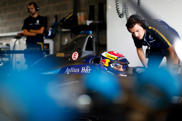 FIA Formula E Second Pre-Season Testing Event.
Sebastien Buemi, Renault e.Dams, Spark-Renault.
Donington Park Racecourse,
Derby, United Kingdom.
Tuesday 6 September 2016.
Photo: Adam Warner / LAT
ref: Digital Image _L5R2611
