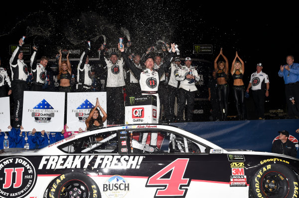 Monster Energy NASCAR Cup Series
Folds of Honor Quik Trip 500
Atlanta Motor Speedway, Hampton, GA USA
Sunday 25 February 2018
Kevin Harvick, Stewart-Haas Racing, Jimmy John's Ford Fusion, celebrates in victory lane.
World Copyright: Rusty Jarrett
NKP / LAT Images Monster Energy NASCAR Cup Series
Folds of Honor Quik Trip 500
Atlanta Motor Speedway, Hampton, GA USA
Sunday 25 February 2018
Kevin Harvick, Stewart-Haas Racing, Jimmy John's Ford Fusion, celebrates in victory lane.
World Copyright: Rusty Jarrett
NKP / LAT Images