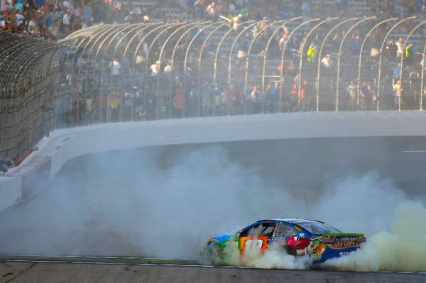 Monster Energy NASCAR Cup Series
ISM Connect 300
New Hampshire Motor Speedway
Loudon, NH USA
Sunday 24 September 2017
Kyle Busch, Joe Gibbs Racing, M&M's Caramel Toyota Camry celebrates his win
World Copyright: Nigel Kinrade
LAT Images