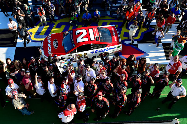 Monster Energy NASCAR Cup Series
AXALTA presents the Pocono 400
Pocono Raceway, Long Pond, PA USA
Sunday 11 June 2017
Ryan Blaney, Wood Brothers Racing, Motorcraft/Quick Lane Tire & Auto Center Ford Fusion wins.
World Copyright: Rusty Jarrett
LAT Images
ref: Digital Image 17POC1rj_3666 Monster Energy NASCAR Cup Series
AXALTA presents the Pocono 400
Pocono Raceway, Long Pond, PA USA
Sunday 11 June 2017
Ryan Blaney, Wood Brothers Racing, Motorcraft/Quick Lane Tire & Auto Center Ford Fusion wins.
World Copyright: Rusty Jarrett
LAT Images
ref: Digital Image 17POC1rj_3666