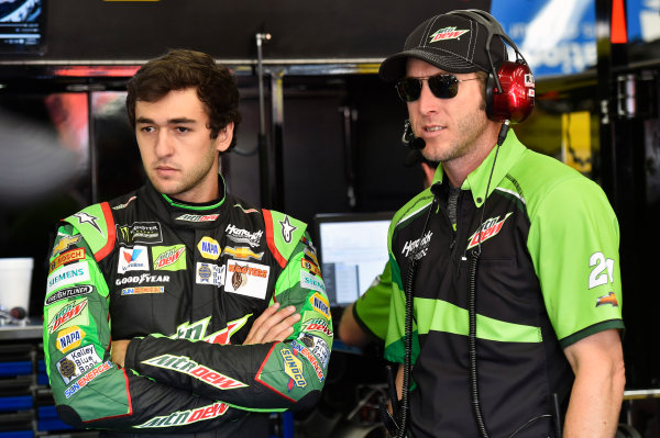 Monster Energy NASCAR Cup Series
Monster Energy NASCAR All-Star Race
Charlotte Motor Speedway, Concord, NC USA
Friday 19 May 2017
Chase Elliott, Hendrick Motorsports, Mountain Dew Chevrolet SS and Alan Gustafson
World Copyright: Nigel Kinrade
LAT Images
ref: Digital Image 17CLT1nk02630