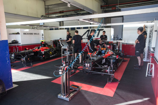 2017 FIA Formula 2 Round 10.
Circuito de Jerez, Jerez, Spain.
Thursday 5 October 2017.
Nobuharu Matsushita (JPN, ART Grand Prix) and Alexander Albon (THA, ART Grand Prix) cars in the garage.
Photo: Andrew Ferraro/FIA Formula 2.
ref: Digital Image _FER8115 2017 FIA Formula 2 Round 10.
Circuito de Jerez, Jerez, Spain.
Thursday 5 October 2017.
Nobuharu Matsushita (JPN, ART Grand Prix) and Alexander Albon (THA, ART Grand Prix) cars in the garage.
Photo: Andrew Ferraro/FIA Formula 2.
ref: Digital Image _FER8115