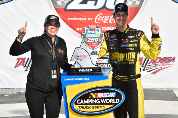 21-22 October, 2016, Talladega, Alabama USA
Grant Enfinger wins at Talladega
©2016, John Harrelson / LAT Photo USA 21-22 October, 2016, Talladega, Alabama USA
Grant Enfinger wins at Talladega
©2016, John Harrelson / LAT Photo USA
