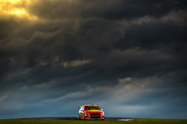 2017 Supercars Championship Round 3. 
Phillip Island 500, Phillip Island, Victoria, Australia.
Friday 21st April to Sunday 23rd April 2017.
Scott McLaughlin drives the #17 Shell V-Power Racing Team Ford Falcon FGX.
World Copyright: Daniel Kalisz/LAT Images
Ref: Digital Image 210417_VASCR3_DKIMG_1683.JPG