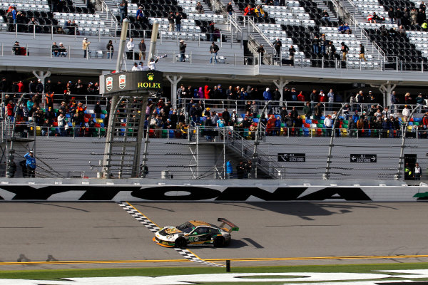 2017 Rolex 24 Hours.
Daytona, Florida, USA
Sunday 29 January 2017.
Checkered flag for #28 Alegra Motorsports Porsche 911 GT3 R: Daniel Morad, Jesse Lazare, Carlos de Quesada, Michael de Quesada, Michael Christensen
World Copyright: Alexander Trienitz/LAT Images
ref: Digital Image 2017-24h-Daytona-AT2-3332 2017 Rolex 24 Hours.
Daytona, Florida, USA
Sunday 29 January 2017.
Checkered flag for #28 Alegra Motorsports Porsche 911 GT3 R: Daniel Morad, Jesse Lazare, Carlos de Quesada, Michael de Quesada, Michael Christensen
World Copyright: Alexander Trienitz/LAT Images
ref: Digital Image 2017-24h-Daytona-AT2-3332