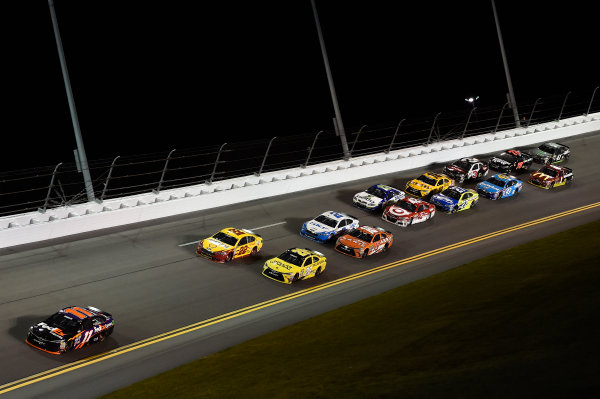 12-13 February, 2016, Daytona Beach, Florida, USA
Denny Hamlin, FedEx Express Toyota Camry (11), Joey Logano (22), Matt Kenseth, Dollar General Toyota Camry (20)
?2016, John Harrelson / LAT Photo USA
