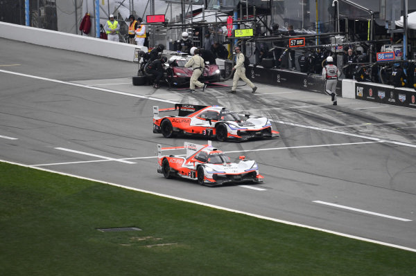 #6 Acura Team Penske Acura DPi, DPi: Juan Pablo Montoya, Dane Cameron, Simon Pagenaud, #7 Acura Team Penske Acura DPi, DPi: Helio Castroneves, Ricky Taylor, Alexander Rossi, #77 Mazda Team Joest Mazda DPi, DPi: Oliver Jarvis, Tristan Nunez, Timo Bernhard, Rene Rast