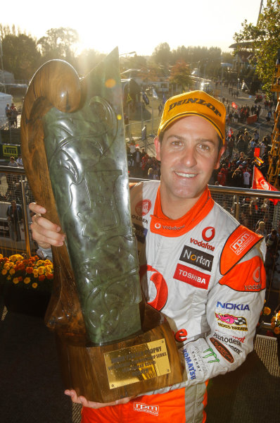 Round 4 - Hamilton 400.
Hamilton City Street Circuit, Hamilton, New Zealand.
17th - 18th April 2010.
Car 1, Jamie Whincup, Commodore VE, Holden, T8, TeamVodafone, Triple Eight Race Engineering, Triple Eight Racing.
World Copyright: Mark Horsburgh / LAT Photographic
ref: 1-Whincup-EV04-10-6662 Round 4 - Hamilton 400.
Hamilton City Street Circuit, Hamilton, New Zealand.
17th - 18th April 2010.
Car 1, Jamie Whincup, Commodore VE, Holden, T8, TeamVodafone, Triple Eight Race Engineering, Triple Eight Racing.
World Copyright: Mark Horsburgh / LAT Photographic
ref: 1-Whincup-EV04-10-6662