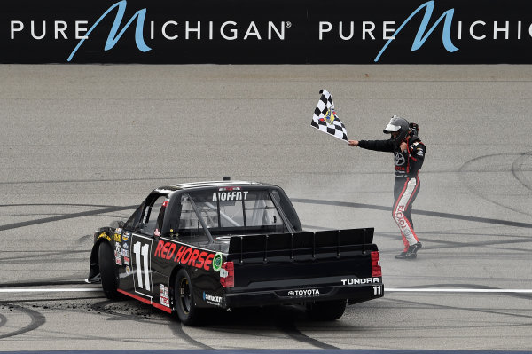 26-27 August, 2016, Brooklyn, Michigan USA
Brett Moffitt (11) celebrates after winning.
©2016, John Harrelson / LAT Photo USA 26-27 August, 2016, Brooklyn, Michigan USA
Brett Moffitt (11) celebrates after winning.
©2016, John Harrelson / LAT Photo USA