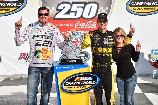 21-22 October, 2016, Talladega, Alabama USA
Grant Enfinger wins at Talladega
©2016, John Harrelson / LAT Photo USA 21-22 October, 2016, Talladega, Alabama USA
Grant Enfinger wins at Talladega
©2016, John Harrelson / LAT Photo USA