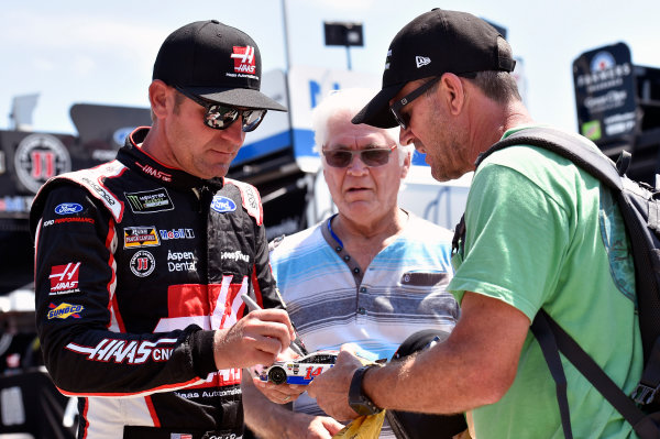 Monster Energy NASCAR Cup Series
Monster Energy NASCAR All-Star Race
Charlotte Motor Speedway, Concord, NC USA
Friday 19 May 2017
Clint Bowyer, Stewart-Haas Racing, Haas-Automation Ford Fusion
World Copyright: Nigel Kinrade
LAT Images
ref: Digital Image 17CLT1nk02665