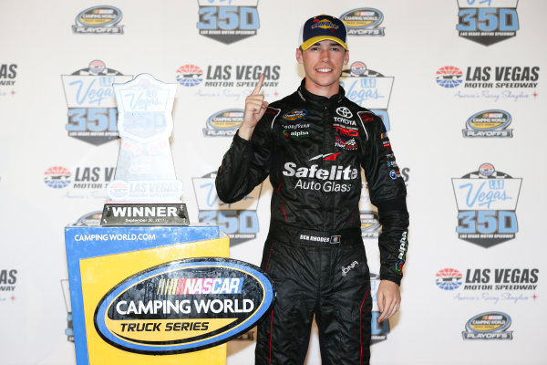 NASCAR Camping World Truck Series
Las Vegas 350
Las Vegas Motor Speedway, Las Vegas, NV USA
Saturday 30 September 2017
Ben Rhodes, Safelite Auto Glass Toyota Tundra celebrates
World Copyright: Barry Cantrell
LAT Images NASCAR Camping World Truck Series
Las Vegas 350
Las Vegas Motor Speedway, Las Vegas, NV USA
Saturday 30 September 2017
Ben Rhodes, Safelite Auto Glass Toyota Tundra celebrates
World Copyright: Barry Cantrell
LAT Images