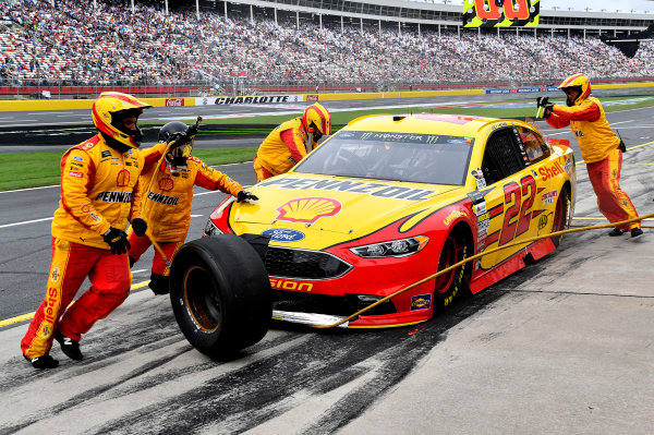 Monster Energy NASCAR Cup Series
Bank of America 500
Charlotte Motor Speedway, Concord, NC
Sunday 8 October 2017
Joey Logano, Team Penske, Shell Pennzoil Ford Fusion
World Copyright: Rusty Jarrett
LAT Images Monster Energy NASCAR Cup Series
Bank of America 500
Charlotte Motor Speedway, Concord, NC
Sunday 8 October 2017
Joey Logano, Team Penske, Shell Pennzoil Ford Fusion
World Copyright: Rusty Jarrett
LAT Images