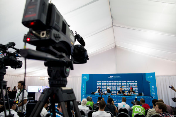 2015/2016 FIA Formula E Championship.
Buenos Aires ePrix, Buenos Aires, Argentina.
Friday 5 February 2016.
Antonio Felix da Costa (POR), Team Aguri - Spark SRT_01E, Salvador Duran (MEX), Team Aguri - Spark SRT_01E, Mike Conway (GBR), Venturi VM200-FE-01 and Bruno Senna (BRA), Mahindra Racing M2ELECTRO in the official press conference.
Photo: Zak Mauger/LAT/Formula E
ref: Digital Image _L0U9887