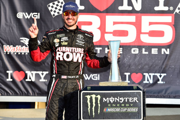 Monster Energy NASCAR Cup Series
I LOVE NEW YORK 355 at The Glen
Watkins Glen International, Watkins Glen, NY USA
Sunday 6 August 2017
Martin Truex Jr, Furniture Row Racing, Furniture Row/Denver Mattress Toyota Camry celebrates in victory lane 
World Copyright: John Harrelson
LAT Images